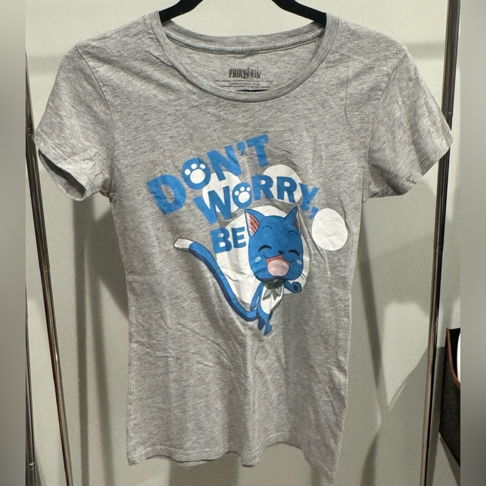Fairy Tail Don’t Worry Be Happy Juniors’ T-Shirt Size Large